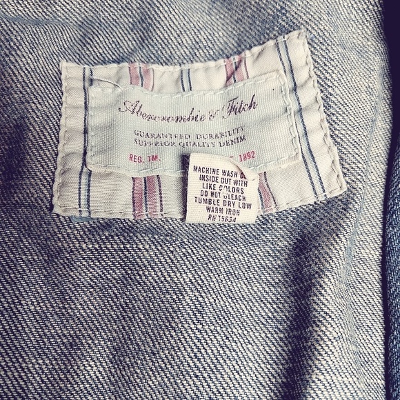 Abercrombie and Fitch Jeans distressed jacket - Picture 8 of 8